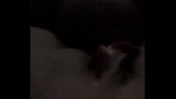 Dándole duro en el totito