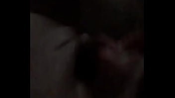 Dándole duro en el totito