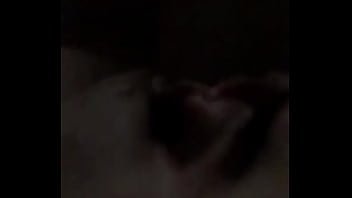 Dándole duro en el totito