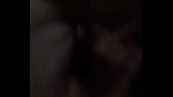 Dándole duro en el totito