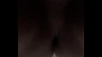 Dándole duro en el totito