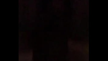 Dándole duro en el totito