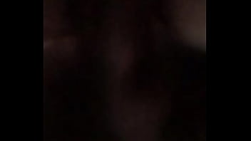 Dándole duro en el totito