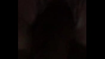 Dándole duro en el totito