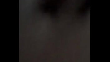 Dándole duro en el totito