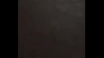 Dándole duro en el totito