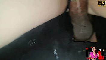 Esse corno do caralho adora levar sua esposa para foder com desconhecidos no gloryhole