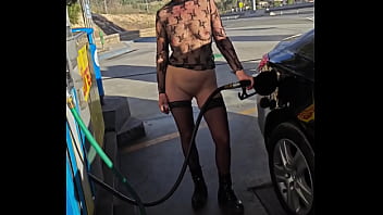 Flashing at a petrol station