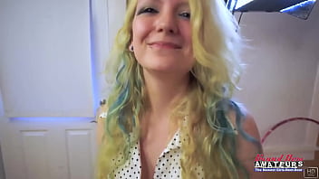 Hot blonde chelsie r pokes her pussy and sucks a cock to get deeply banged