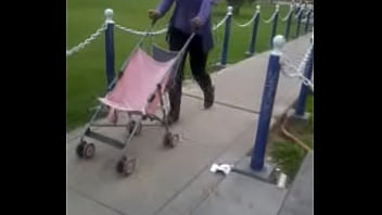 Mamita con lindos senos Mamita con lindos senos