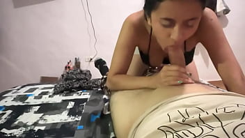 Universitaria se me traga la verga completa por ayudarla hacer un trabajo