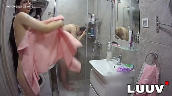 Luuv a webcam couple's steamy homemade shower a daily exhibitionist thrill