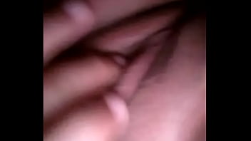 Prima de 20 se masturba y manda video