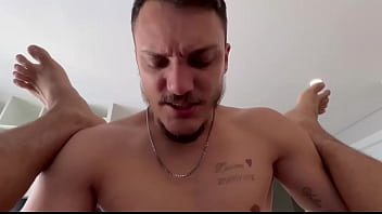 Marcos goiano levando pica do gatinho da academia puto fodendo meu rabo sem camisinha macho com tesão gozando dentro da minha bunda