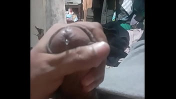 Masturbándose mis 23 centímetros