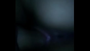 Namorada sentando com a bucetinha gostosa