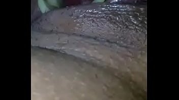 Le encanta tocarse siempre