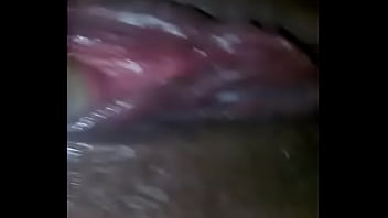 Le encanta tocarse siempre