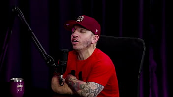 Anão usa vibrador na buceta da safada após dizer que ubiu na privada pra comer a mulher no banheiro não sabe se teria um relacionamento liberal começou com um casal pitoco watch sheer red