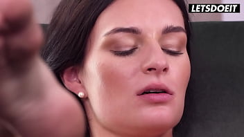 Leanne & ariela lesbian fuck during quarantine letsdoeit