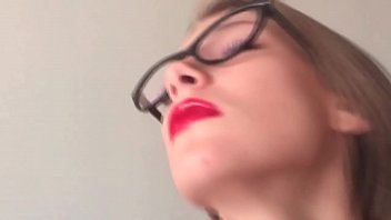 Bored college girl masturbates