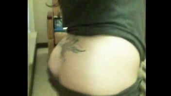 Brandes nobles shows her naked body