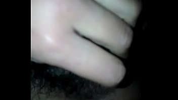 Jugando con su vibrador