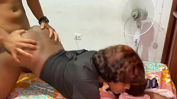 Le saco toda su rica leche a mi padrastro