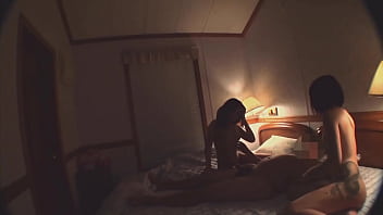 Homesexporn with 2 asian babes