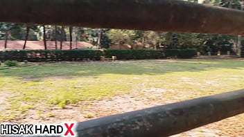 Ela completou 18 anos e chamou o amigo pra tirar a virgindade dela no mato