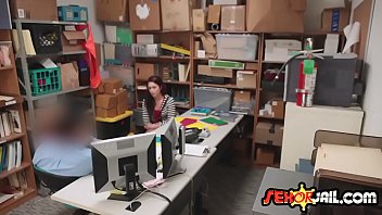 A guard bangs teen's wet pussy