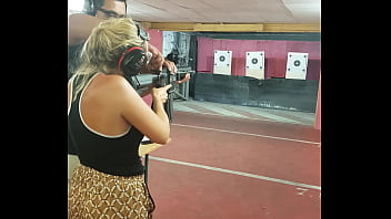 Les mains en l'air si moua ki é le pistoulé xd