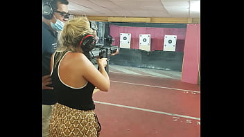 Les mains en l'air si moua ki é le pistoulé xd