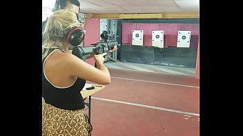 Les mains en l'air si moua ki é le pistoulé xd