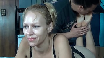 A hot woman like aurora cromwell can always tell when a session guy is posing as a legit photographer it's really easy t