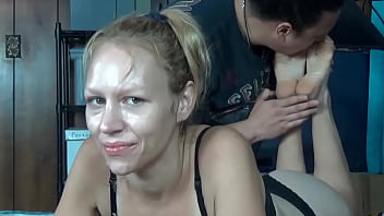 A hot woman like aurora cromwell can always tell when a session guy is posing as a legit photographer it's really easy t