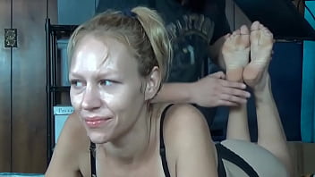 A hot woman like aurora cromwell can always tell when a session guy is posing as a legit photographer it's really easy t