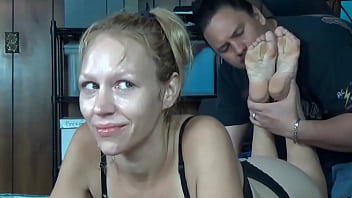 A hot woman like aurora cromwell can always tell when a session guy is posing as a legit photographer it's really easy t