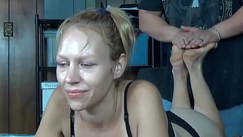 A hot woman like aurora cromwell can always tell when a session guy is posing as a legit photographer it's really easy t