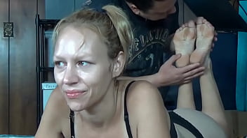 A hot woman like aurora cromwell can always tell when a session guy is posing as a legit photographer it's really easy t