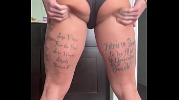 I’ll be honest i have no idea how to do a competitive booty pose so yall bout to get some practice ones for hump