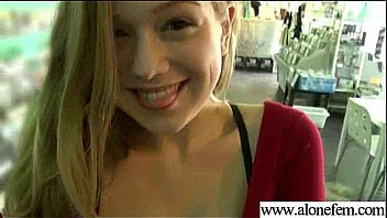 Solo girl get to orgams with all kind of sex toys video 05