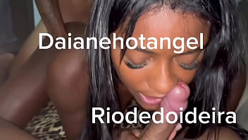 Chamei meu mais novinho pra me fuder com meu corninho fiquei toda fudida