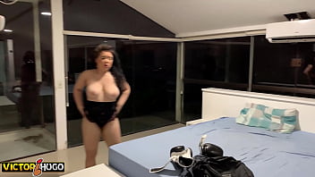 Grande bunda branca e seios e grande me fazendo gozar