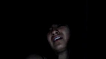 Morrita dandose sentons