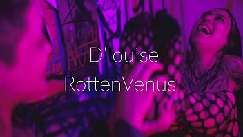 Girl on girl foot fetish and pussy worship