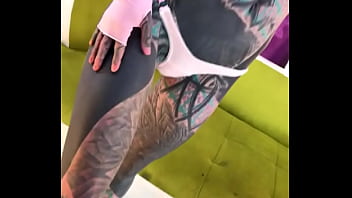 A little behind the scenes of a photoshoot how do you like the outfit #photoshoot #behindthescenes #outfit