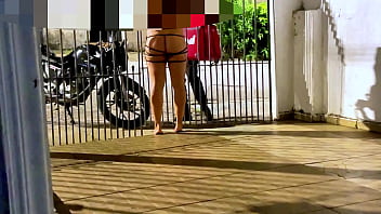 Casada pagou o entregador da pizza com o cu