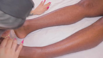 Deu tapa na cara mijou na minha boca e arrombou meu cu no final