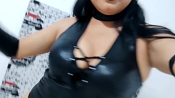 I dressed up as a sexy and sensual superheroine to model for my sugar daddy and broadcast the video live